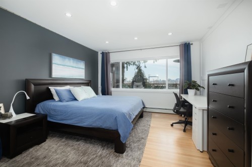 1095 Keith Road W, North Vancouver, BC 