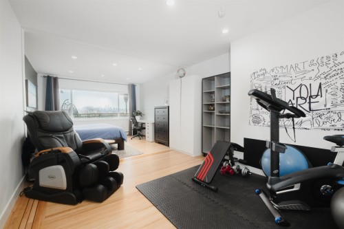 1095 Keith Road W, North Vancouver, BC 