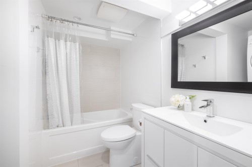 1095 Keith Road W, North Vancouver, BC 