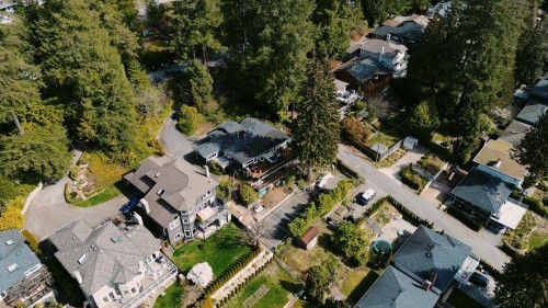 1095 Keith Road W, North Vancouver, BC 