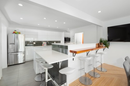 1095 Keith Road W, North Vancouver, BC 