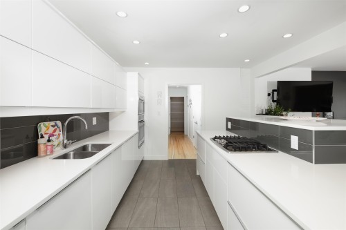 1095 Keith Road W, North Vancouver, BC 