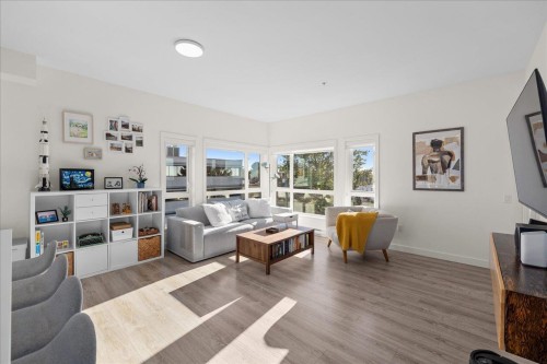 402-610 Brantford Street  New Westminster, BC V3M 1W7