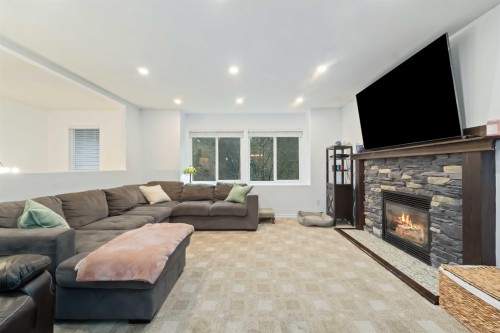 27111 122 Avenue, Maple Ridge, BC 