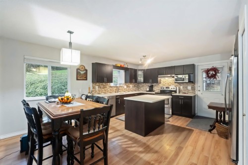 27111 122 Avenue, Maple Ridge, BC 