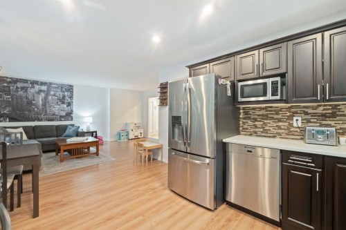 27111 122 Avenue, Maple Ridge, BC 