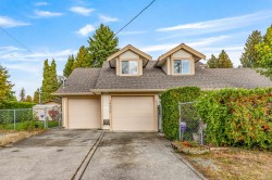 19573 116b Avenue  Pitt Meadows, BC V3Y 1R8