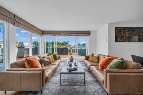 2243 Oak Street, Vancouver, BC 