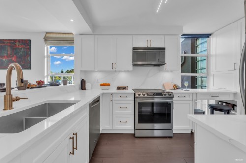 2243 Oak Street, Vancouver, BC 