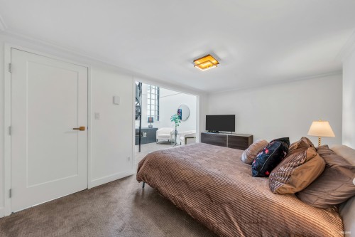 2243 Oak Street, Vancouver, BC 