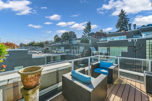 2243 Oak Street, Vancouver, BC 