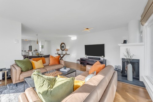 2243 Oak Street, Vancouver, BC 