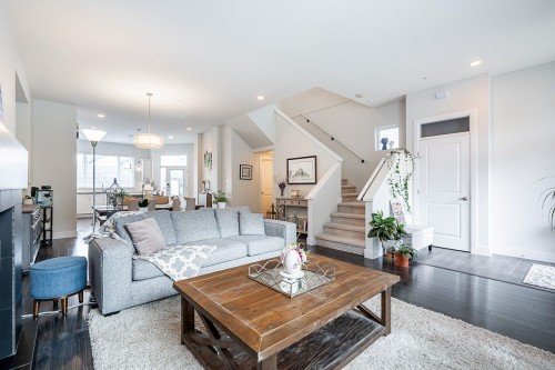 10489 Robertson Street, Maple Ridge, BC 