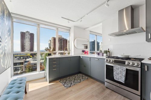 601-108 14Th Street E, North Vancouver, BC 