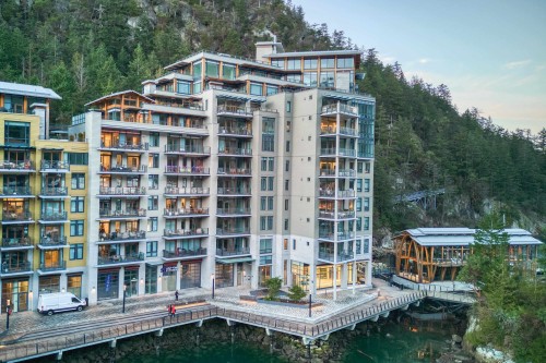 201-6707 Nelson Avenue, West Vancouver, BC 