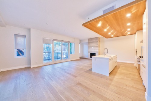 201-6707 Nelson Avenue, West Vancouver, BC 