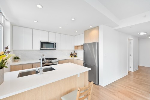 1106-8940 University Crescent, Burnaby, BC 