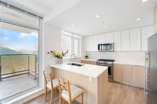 1106-8940 University Crescent, Burnaby, BC 