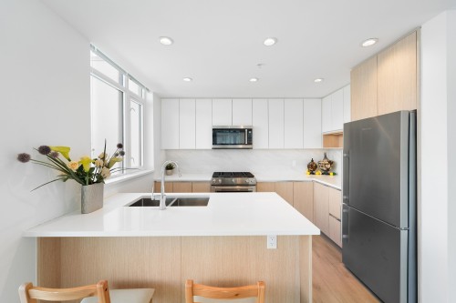 1106-8940 University Crescent, Burnaby, BC 