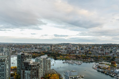 4906-1480 Howe Street, Vancouver, BC 