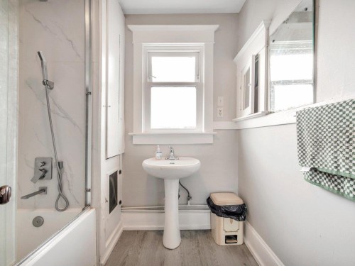 482 17Th Avenue W, Vancouver, BC 