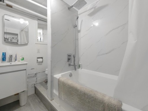 482 17Th Avenue W, Vancouver, BC 