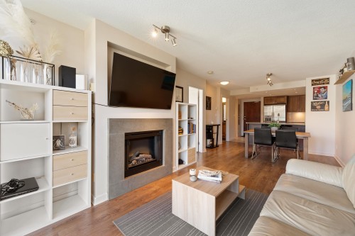 317-9373 Hemlock Drive, Richmond, BC 