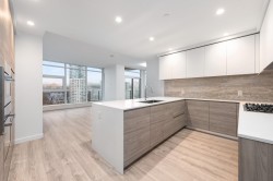 1703-660 Quayside Drive  New Westminster, BC V3M 0P1