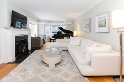 6713 Arbutus Street  Vancouver, BC V6P 5S6