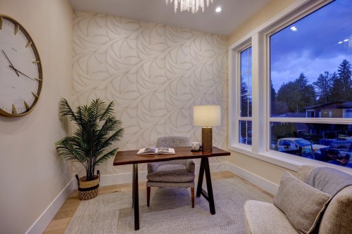 361 22Nd Street E, North Vancouver, BC 