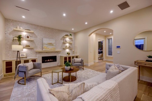 361 22Nd Street E, North Vancouver, BC 