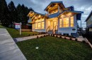361 22Nd Street E, North Vancouver, BC 