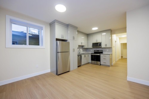 361 22Nd Street E, North Vancouver, BC 