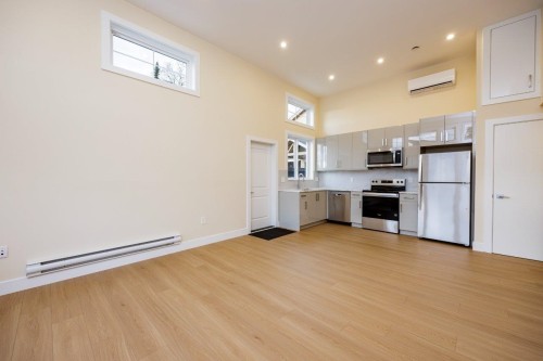 361 22Nd Street E, North Vancouver, BC 