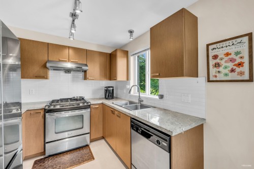 205-9500 Odlin Road, Richmond, BC 