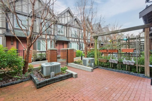 5961 Oak Street, Vancouver, BC 