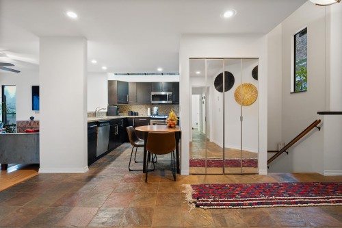 5625 Eagle Court, North Vancouver, BC 