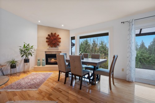 5625 Eagle Court, North Vancouver, BC 