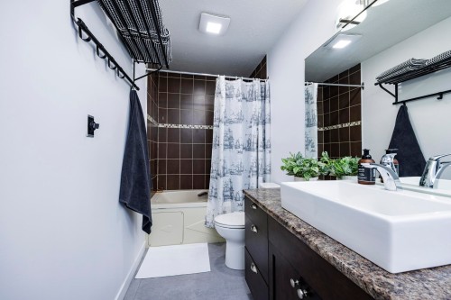 3132 Lonsdale Avenue, North Vancouver, BC 