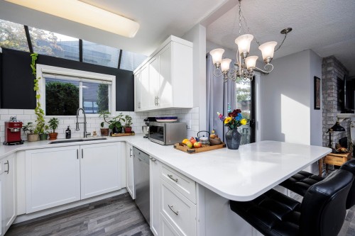 3132 Lonsdale Avenue, North Vancouver, BC 