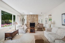 Upper-1506 Kamloops Street  Vancouver, BC V5K 3W2