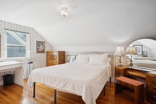 Upper-1506 Kamloops Street, Vancouver, BC 