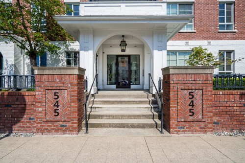 303-545 Foster Avenue, Coquitlam, BC 