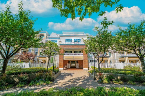 211-7117 Antrim Avenue  Burnaby, BC V5J 5K1