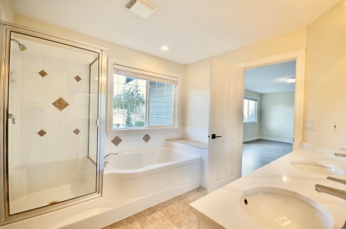 3398 Plateau Boulevard, Coquitlam, BC 