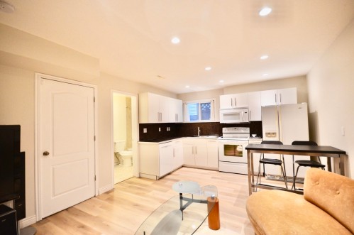 3398 Plateau Boulevard, Coquitlam, BC 