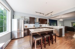 25-550 Browning Place  North Vancouver, BC V7H 3A9