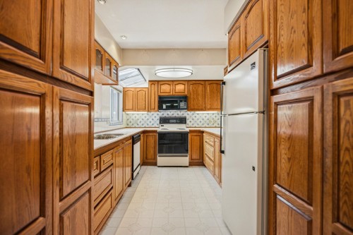 5525 Crown Street, Vancouver, BC 