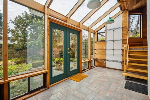 5525 Crown Street, Vancouver, BC 