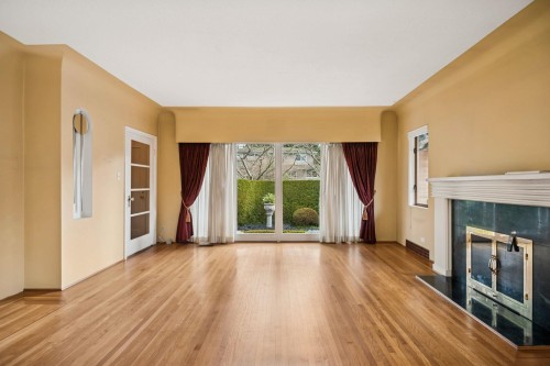 5525 Crown Street, Vancouver, BC 